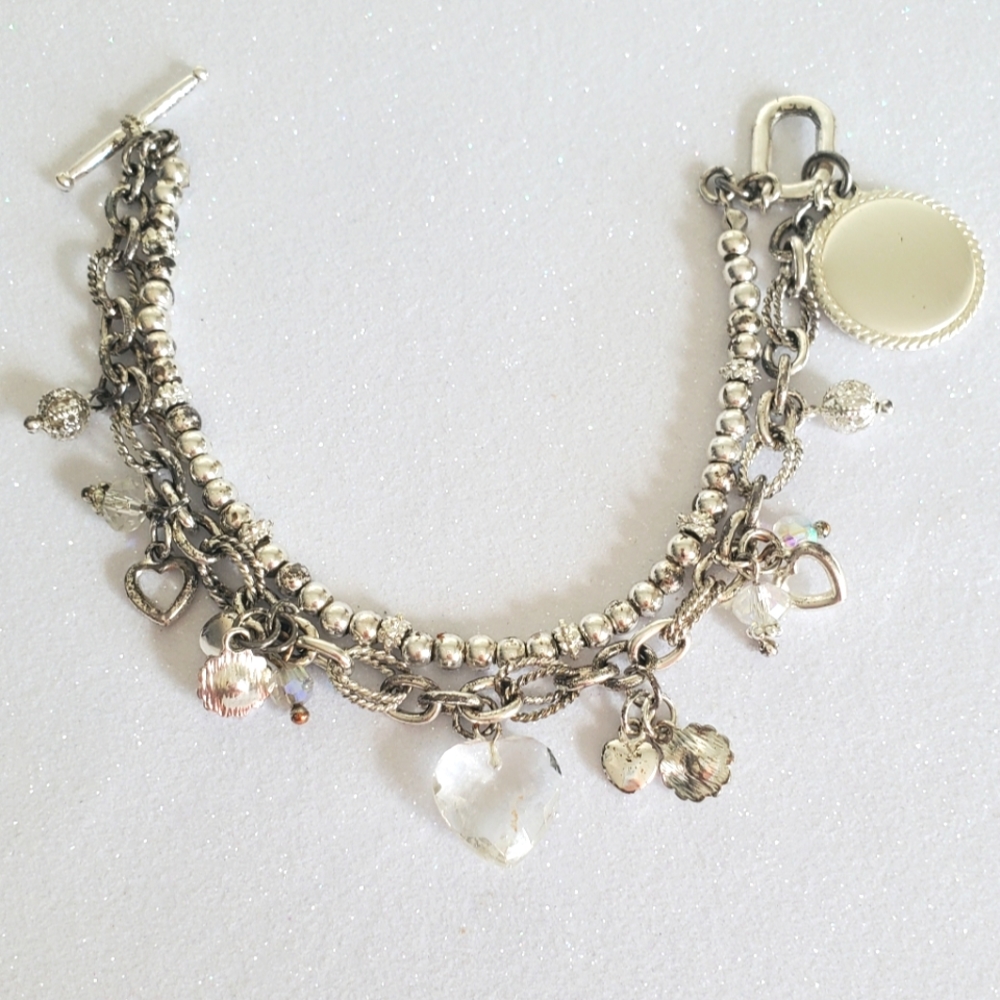 Double chain hearts bracelet.